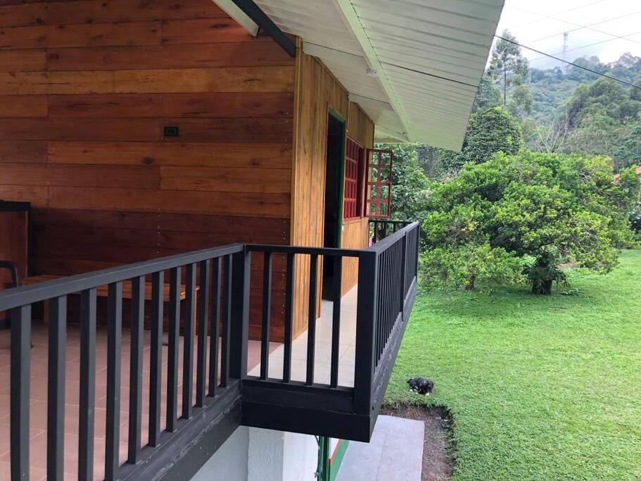 Tipo Glamping En Cafetera Con Zonas Verdes, Avistamiento De Aves, Paisaje Cafetero 木屋 San Francisco (Cundinamarca)