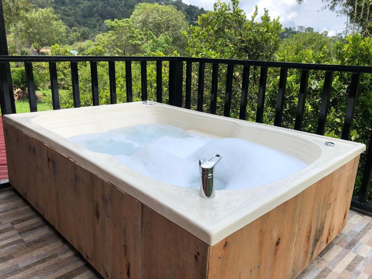 Tipo Glamping En Cafetera Con Zonas Verdes, Avistamiento De Aves, Paisaje Cafetero 木屋 *