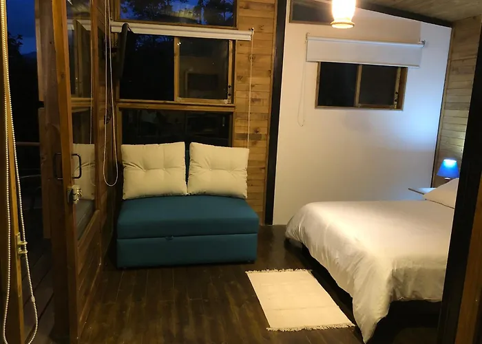 Cabana Tipo Glamping En Finca Cafetera Con Zonas Verdes, Avistamiento De Aves, Paisaje Cafetero