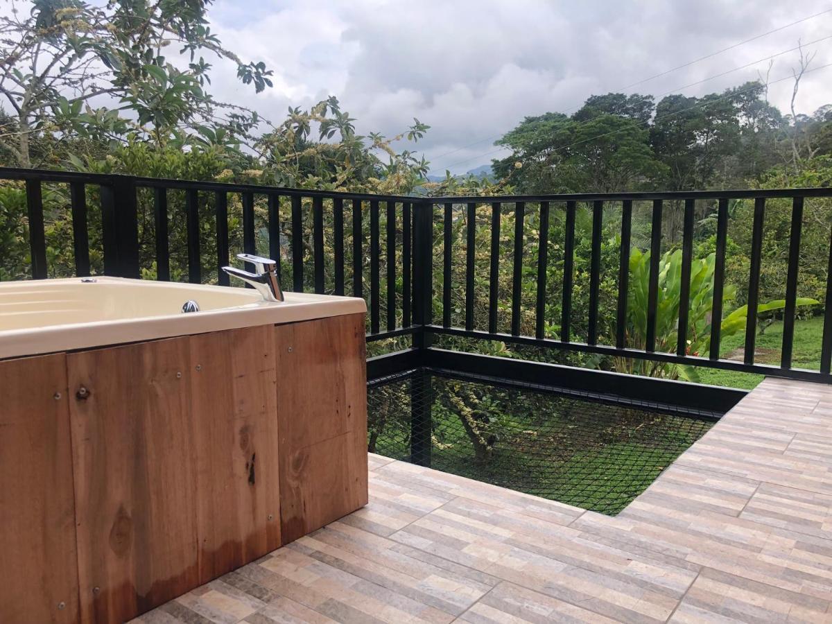 Tipo Glamping En Cafetera Con Zonas Verdes, Avistamiento De Aves, Paisaje Cafetero * San Francisco (Cundinamarca)