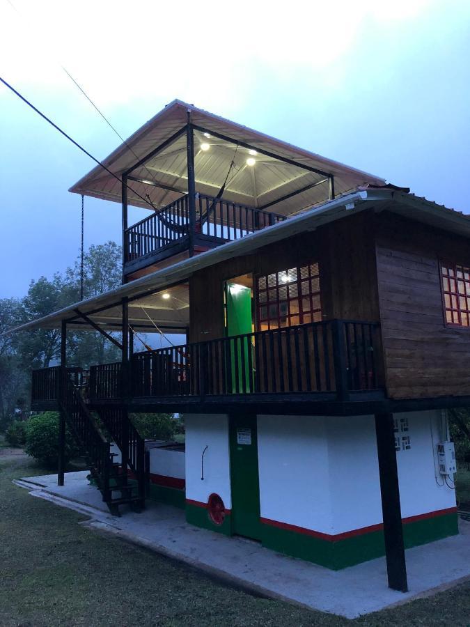 Chalet Tipo Glamping En Cafetera Con Zonas Verdes, Avistamiento De Aves, Paisaje Cafetero San Francisco (Cundinamarca)